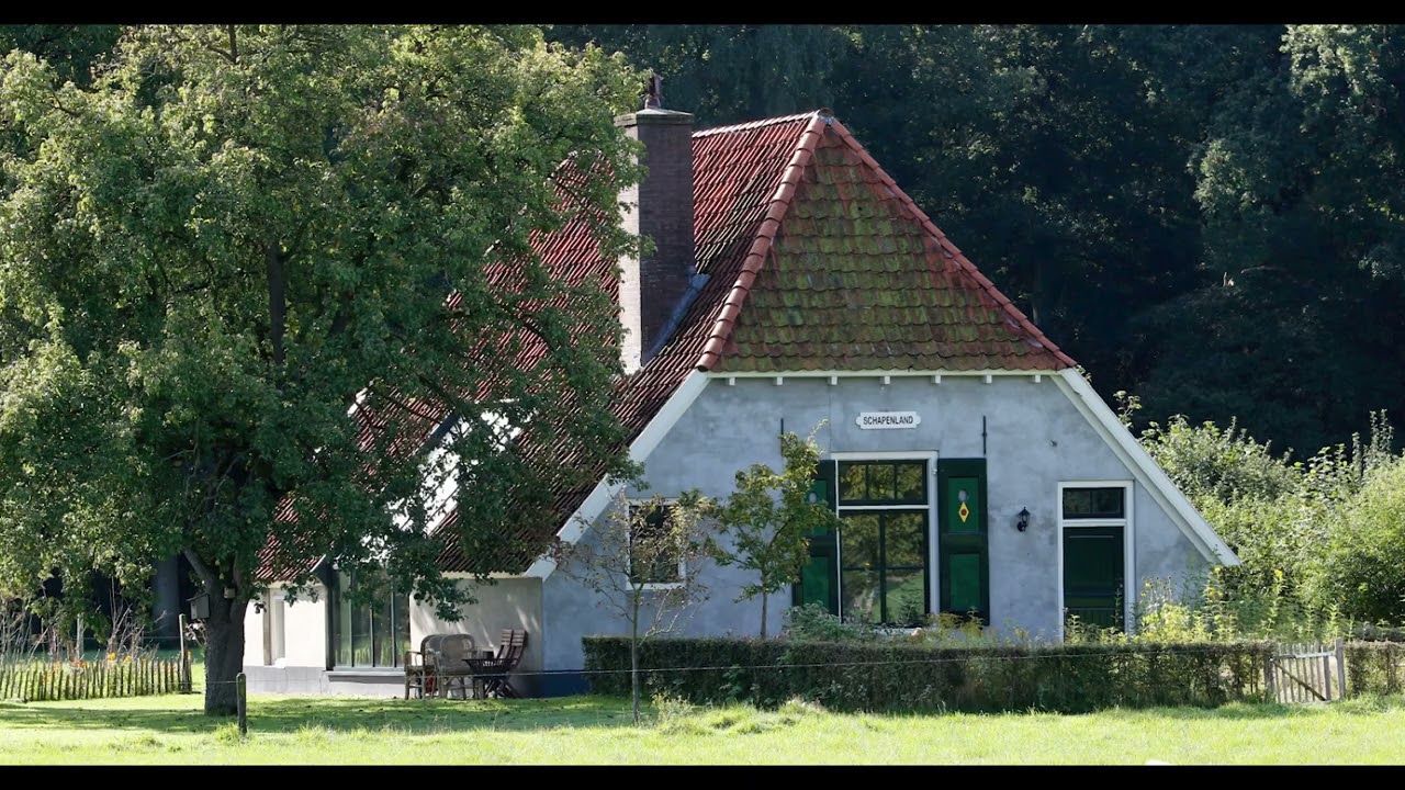 Matthijs van Nieuwkerk zijn woonboerderij in het plaatsje Eefde. Een bijzondere woning!